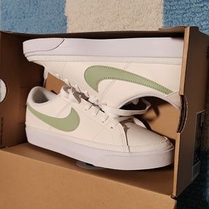 Nike Court legacy sneakers